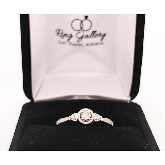 Diamond Promise, Engagement Ring 10K White Gold
REAL DIAMONDS - Picture 5 of 10